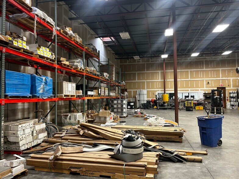 More Photos Of 8249 Parkline Blvd, Orlando Warehouse For Lease