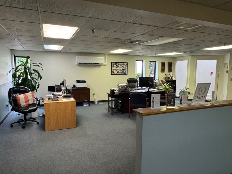 More Photos Of 168 Ayer Rd, Littleton Warehouse For Lease