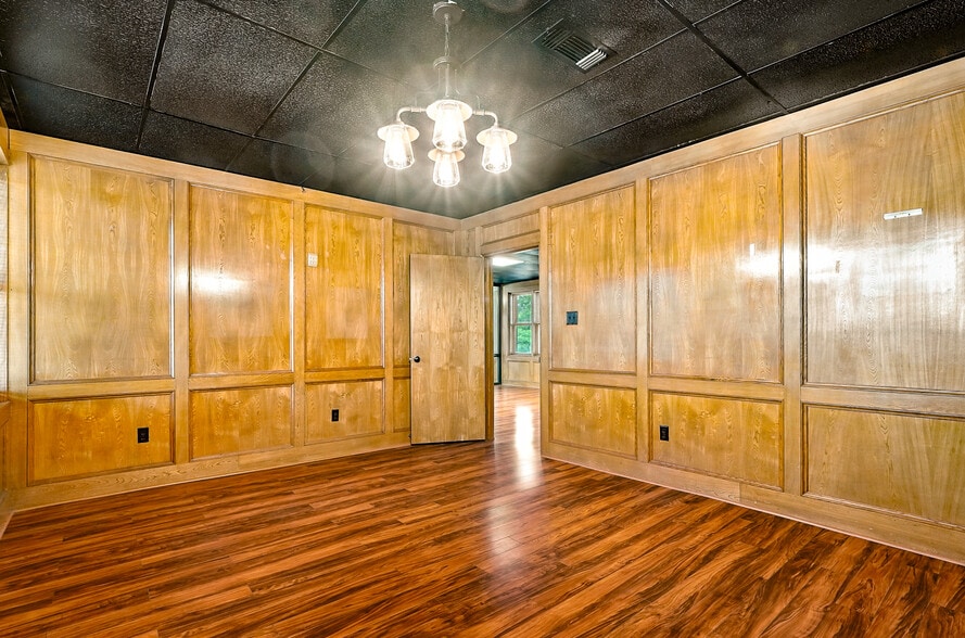 More Photos Of 441 Butternut St, Abilene Office For Sale