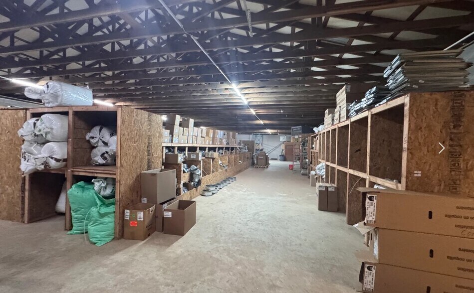 More Photos Of 7843 Conners Rd, Winston Showroom For Sale