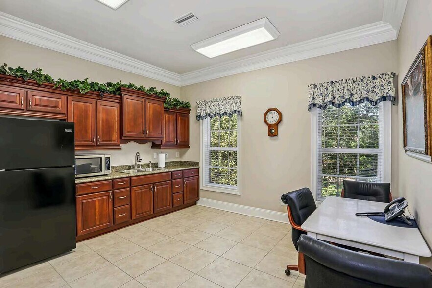 More Photos Of 3008 Langley Ave, Pensacola Office For Sale