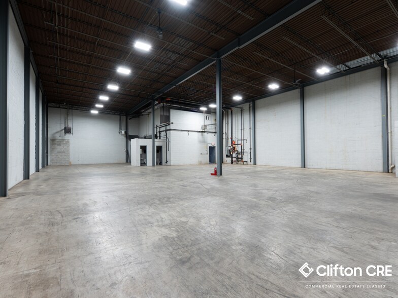 More Photos Of 207-235 Clifton Blvd, Clifton Warehouse For Lease