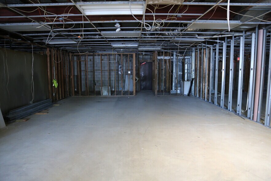 More Photos Of 353 Us Highway 22, Green Brook General Retail For Lease