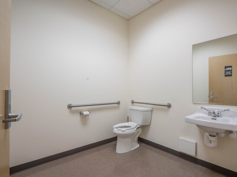 More Photos Of 245 Broadway, Schenectady Apartments For Lease