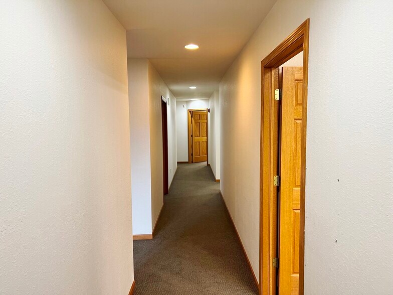 More Photos Of 7119 Forthun Rd, Baxter Office For Lease