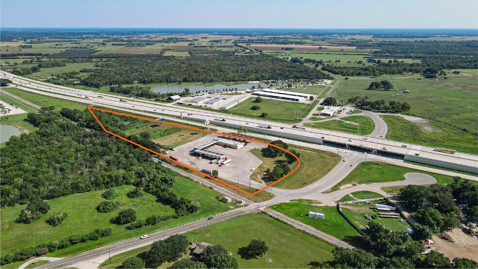 More Photos Of 5168 NE I 10 Frontage Rd, Sealy General Retail For Sale