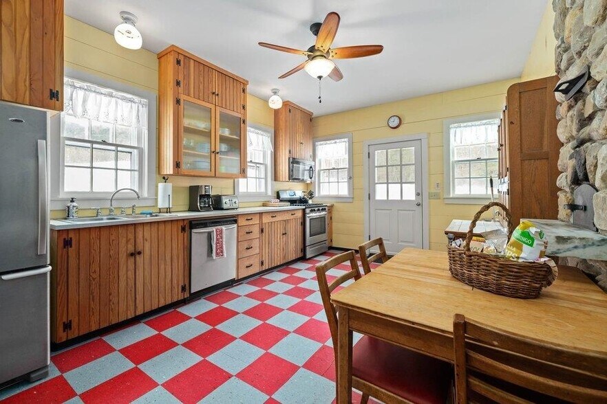 More Photos Of 507 Benson Rd, Manchester Center Specialty For Sale