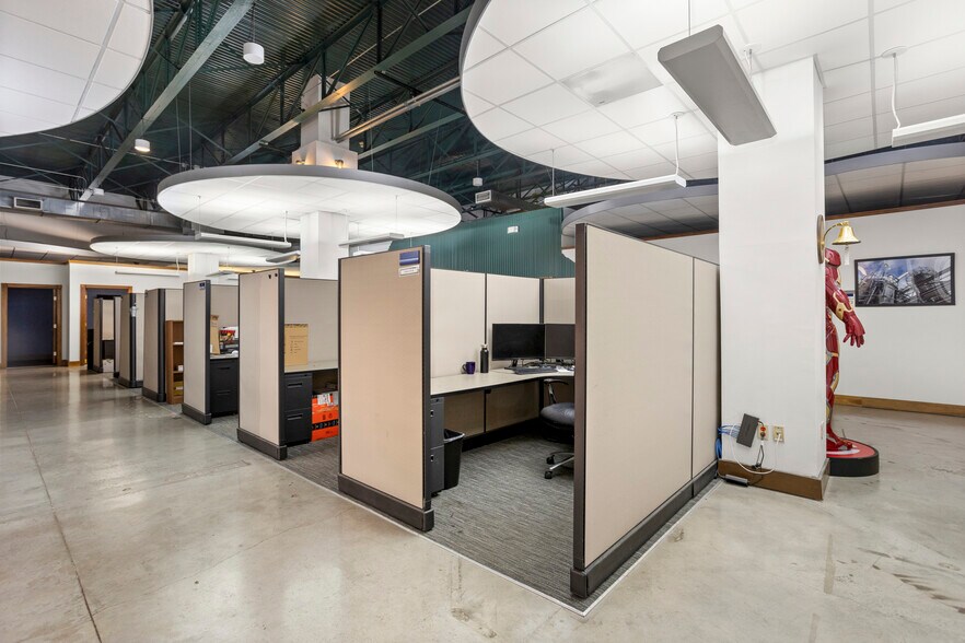 More Photos Of 3100 E Randol Mill Rd, Arlington Distribution For Sale