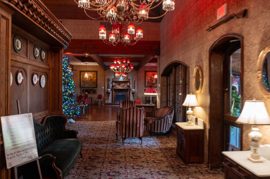 More Photos Of 1800 N Palm Canyon Dr, Palm Springs Restaurant For Sale