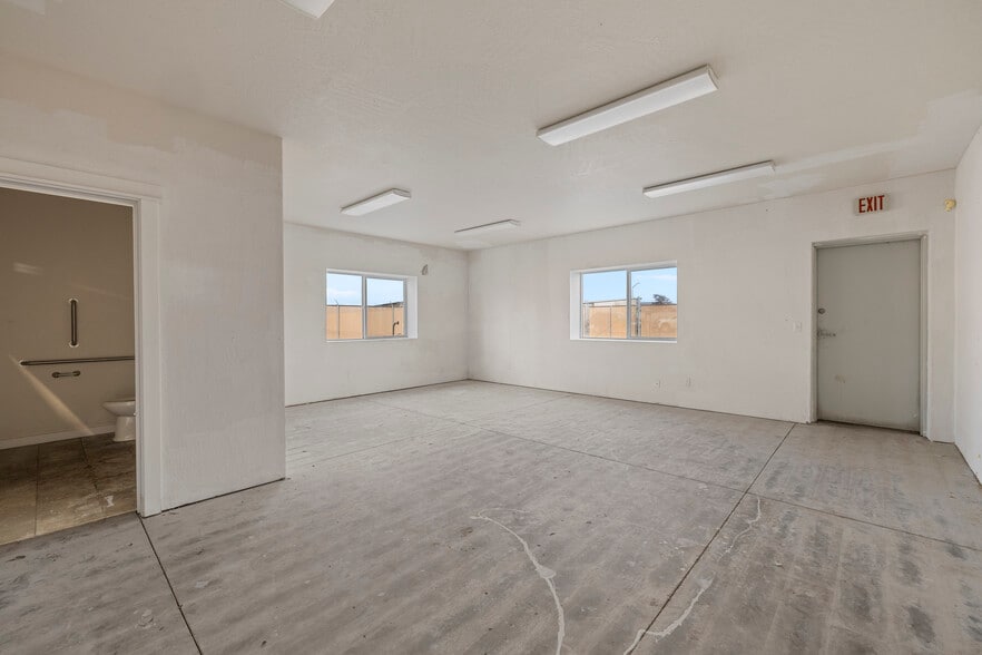 More Photos Of 111 Trout Way, White City Warehouse For Sale