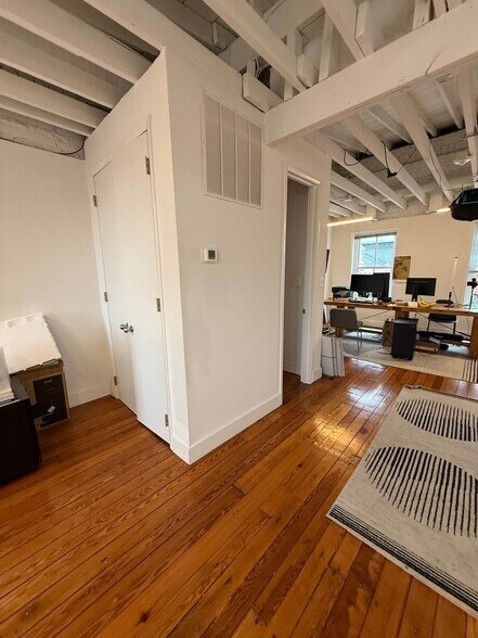 More Photos Of 224 7th St SE, Washington Storefront Retail Residential For Lease