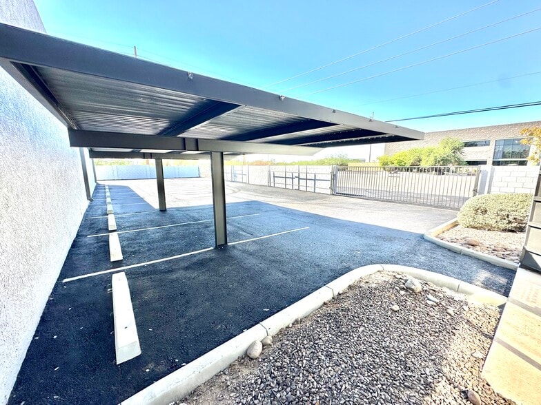 More Photos Of 21401 N 7th Ave, Phoenix Warehouse For Lease