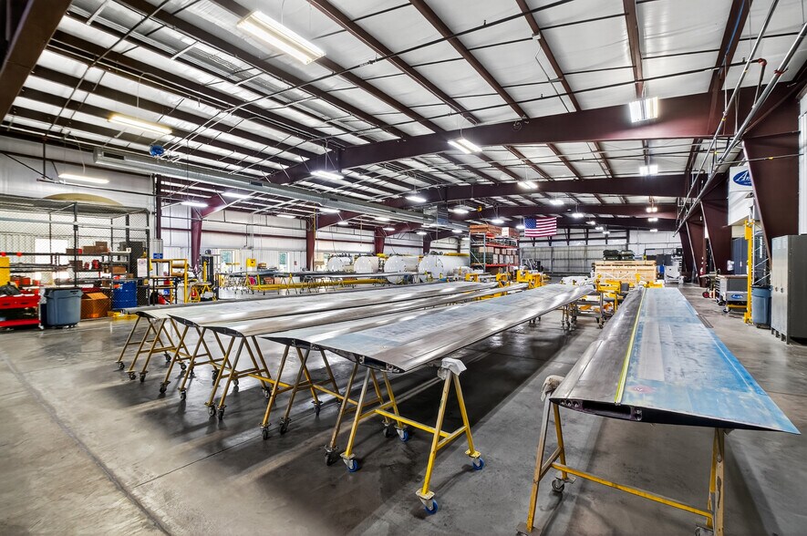 More Photos Of 75 Cooperative Way, Wright City Warehouse For Sale