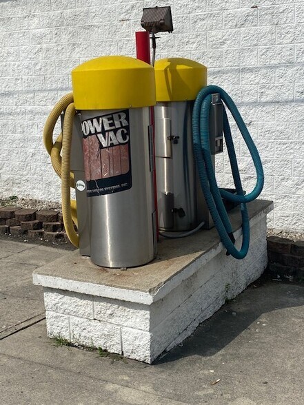 More Photos Of 1325 S Detroit St, Bellefontaine Carwash For Sale