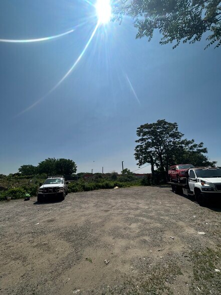 More Photos Of 2437 49th St, Astoria Land For Lease