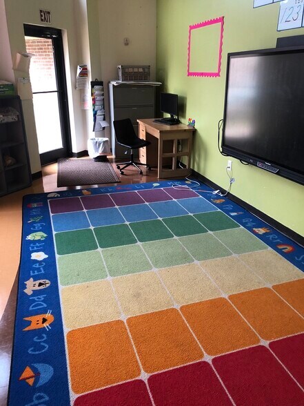 More Photos Of 5845 Campbellton Rd SW, Atlanta Daycare Center For Sale
