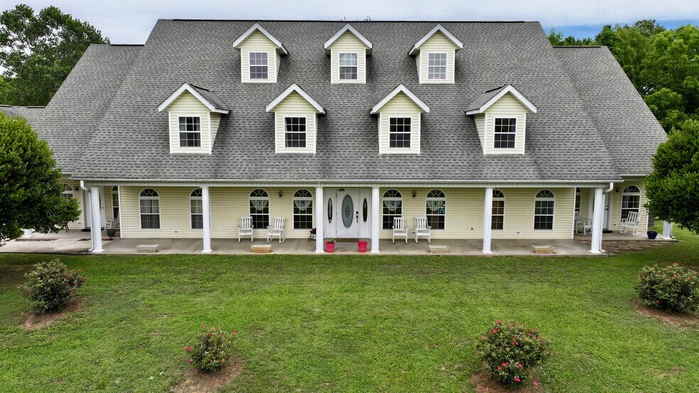 More Photos Of 3144 Riverbend Rd, Heber Springs Hotel For Sale