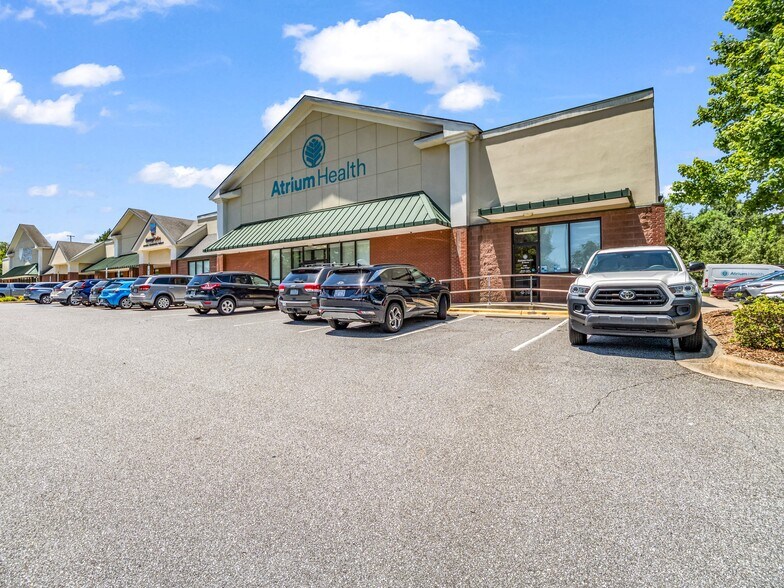 More Photos Of 104-168 Fiddlers Run Blvd, Morganton Unknown For Lease