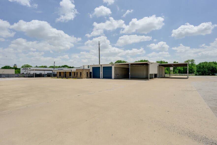 More Photos Of 1809 John McCain Rd, Colleyville Service For Sale