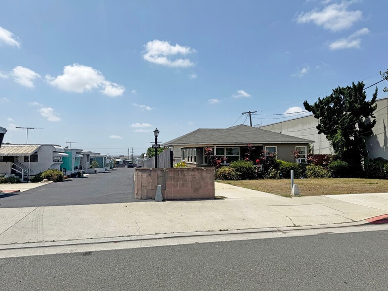 More Photos Of , Gardena Multifamily For Sale