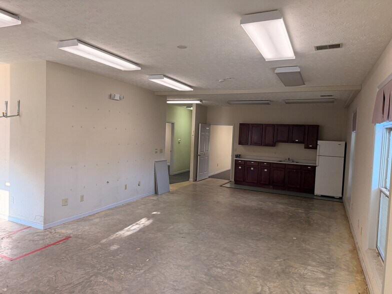 More Photos Of 106 Diagnostic Dr, Frankfort Medical For Lease