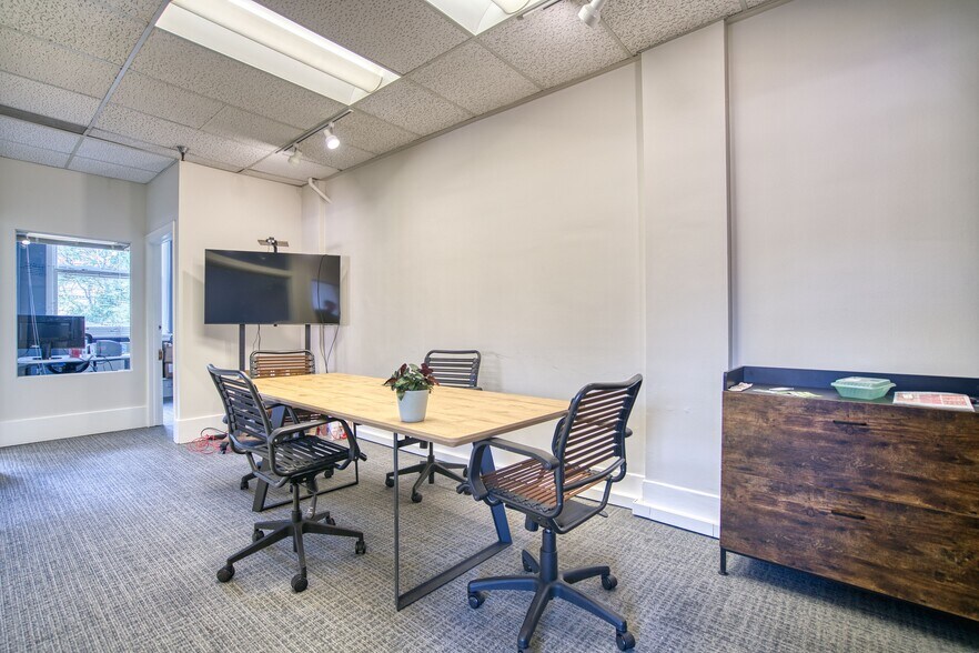 More Photos Of 1200 Pearl St, Boulder Office For Lease