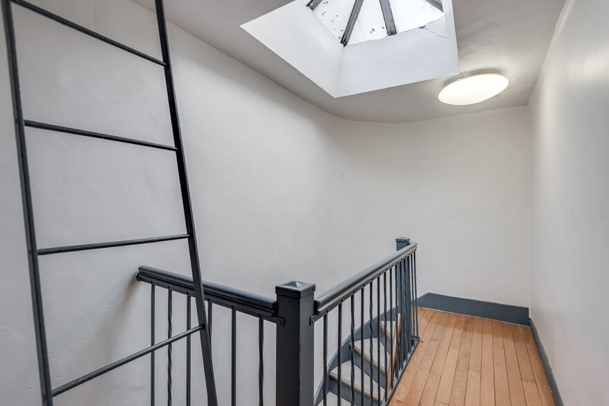 More Photos Of 489 Myrtle Ave, Brooklyn Storefront Retail Residential For Sale