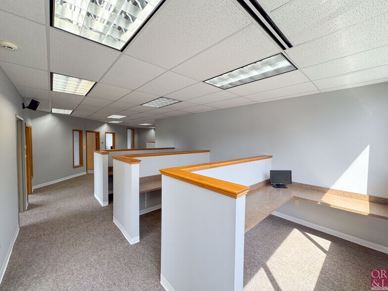 More Photos Of 72 Queen St, Southington Office For Lease