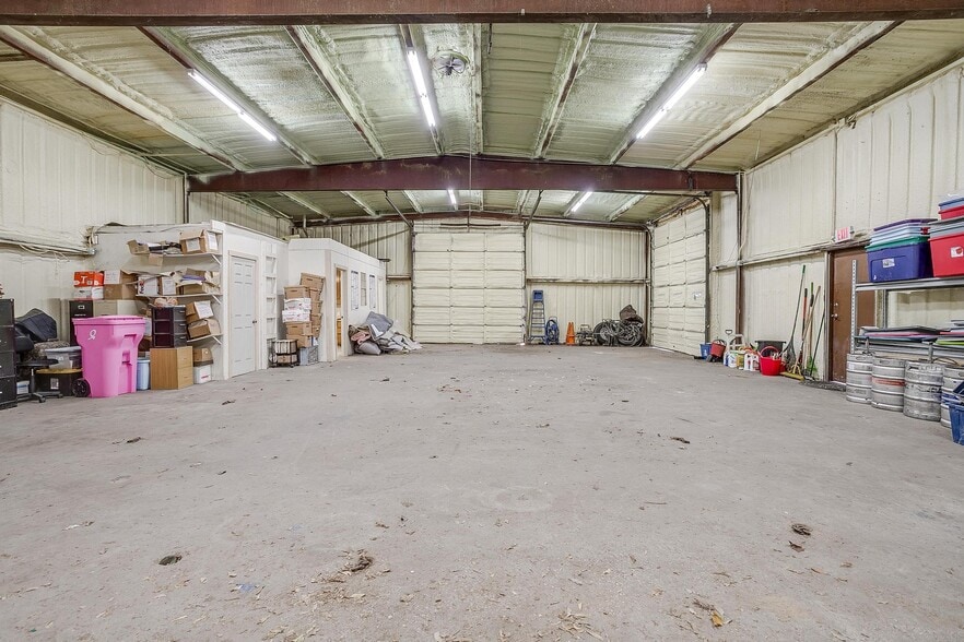 More Photos Of 4140 Mansfield Hwy, Forest Hill Warehouse For Sale