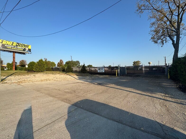 More Photos Of 145 E Thorndale Ave, Wood Dale Land For Lease