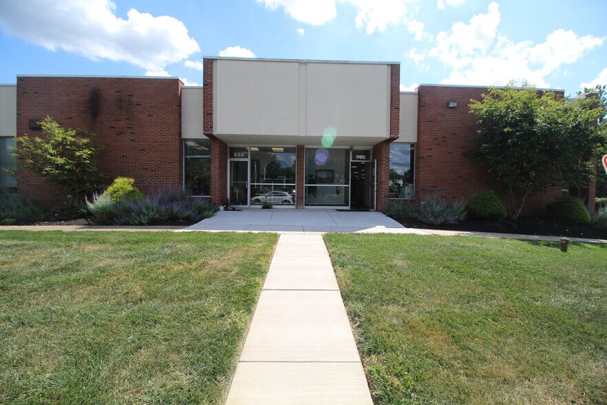 More Photos Of 121 Friends Ln, Newtown Medical For Sale