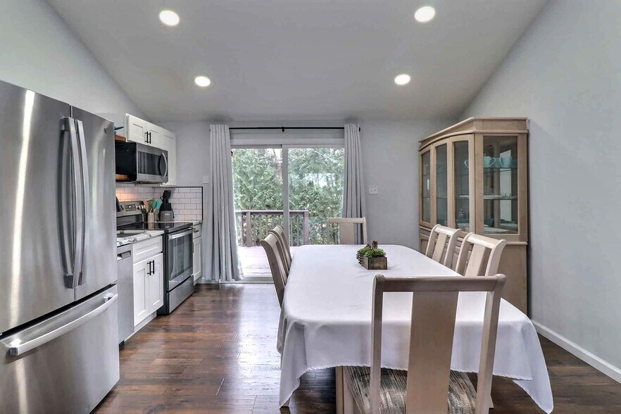 More Photos Of 3360 PA-940, Mount Pocono Specialty For Sale