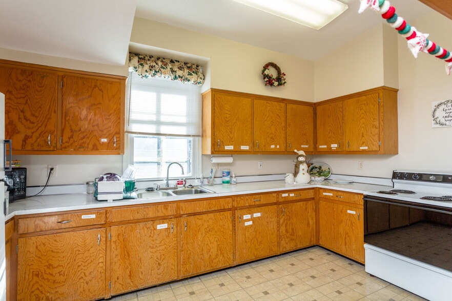 More Photos Of 2408 Hickory St, Staunton Religious Facility For Sale