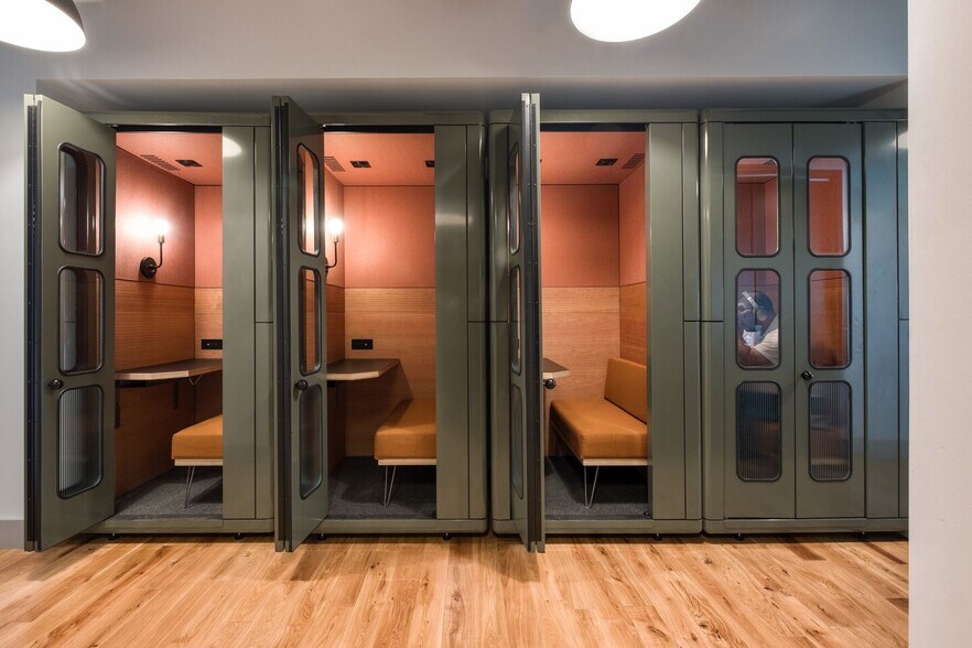 More Photos Of 5049 Edwards Ranch Rd, Fort Worth Coworking Space