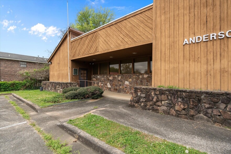 More Photos Of 812 S Main St, Cedartown Rehabilitation Center For Sale