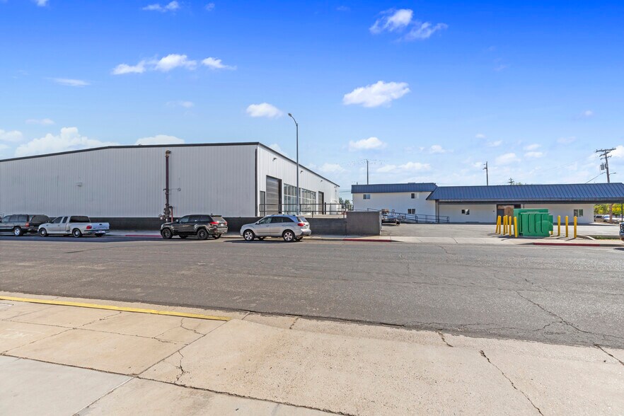 More Photos Of 1321 Railroad Ave, Clovis Warehouse For Lease