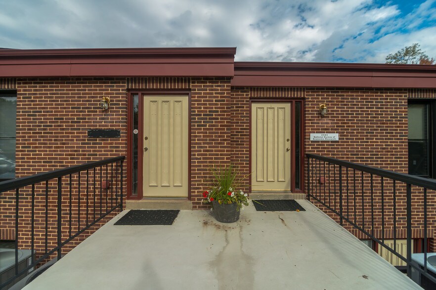 More Photos Of 2555-2575 Chain Bridge Rd, Vienna Medical For Lease