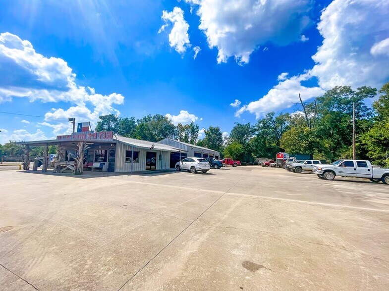 Primary Photo Of 1055 N Main St, Vidor Auto Dealership For Sale