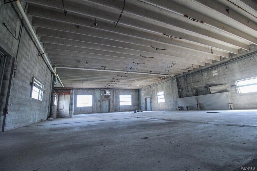 More Photos Of 2231 Youngstown Wilson rd, Ransomville Flex For Sale
