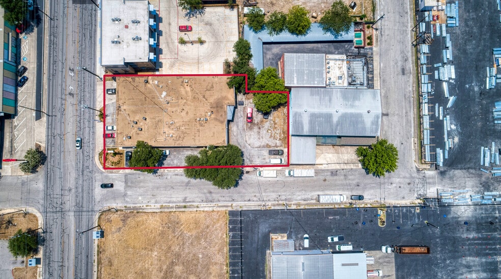 More Photos Of 701 S Frio St, San Antonio Warehouse For Lease