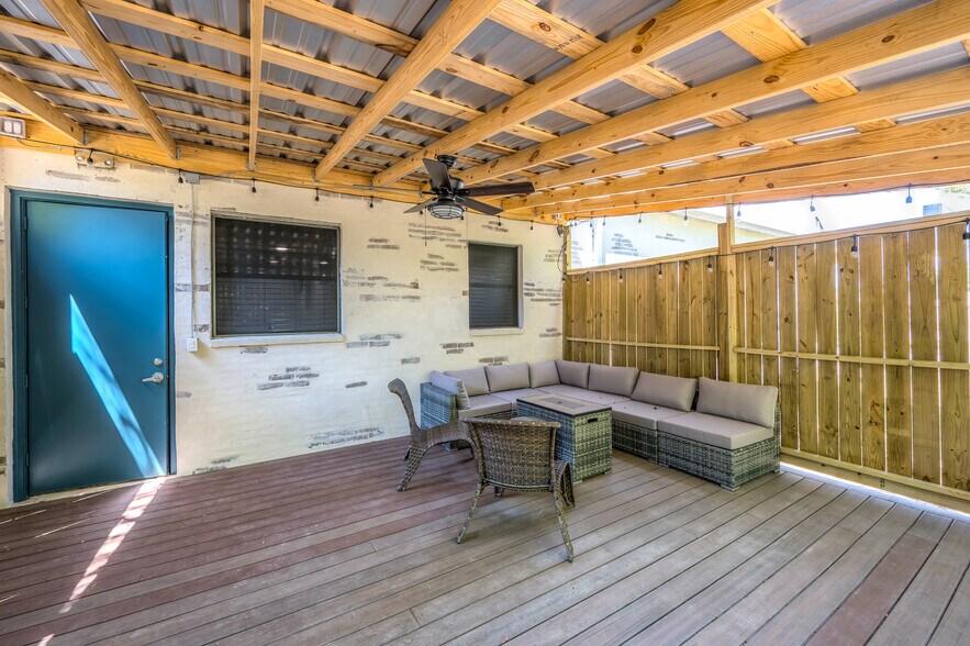 More Photos Of 21755 N I-45 Fwy, Spring Flex For Sale