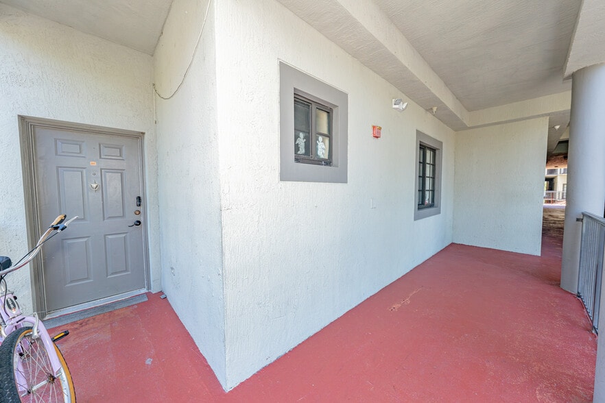 More Photos Of 2801-2851 Riverside Dr, Coral Springs Apartments For Sale