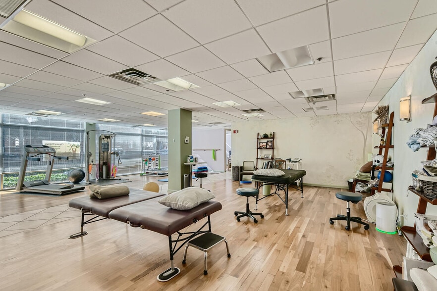 More Photos Of 1100 Central Ave, Wilmette Apartments For Lease