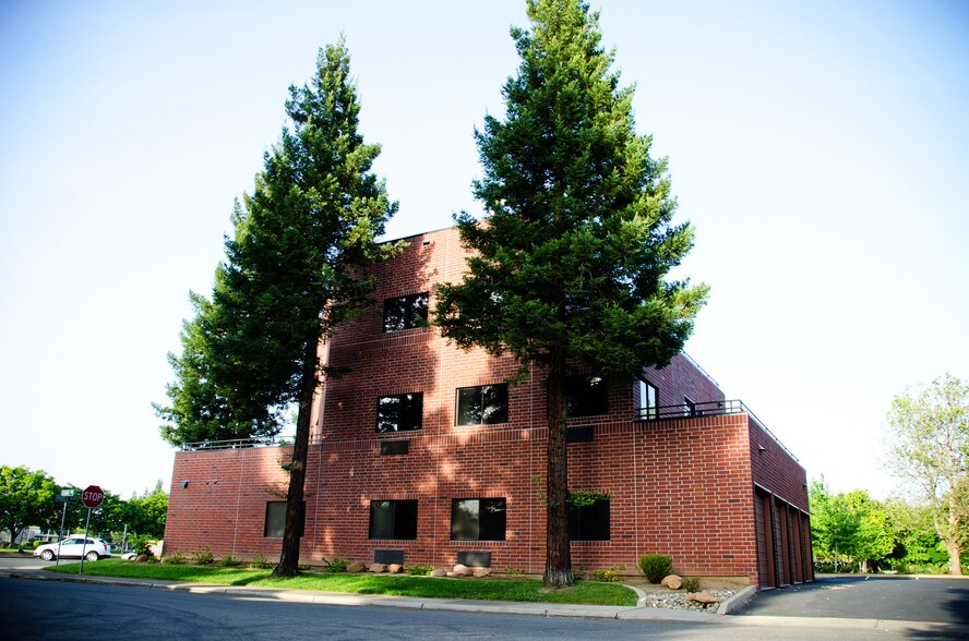 More Photos Of 1510 Poole Blvd, Yuba City Office For Lease