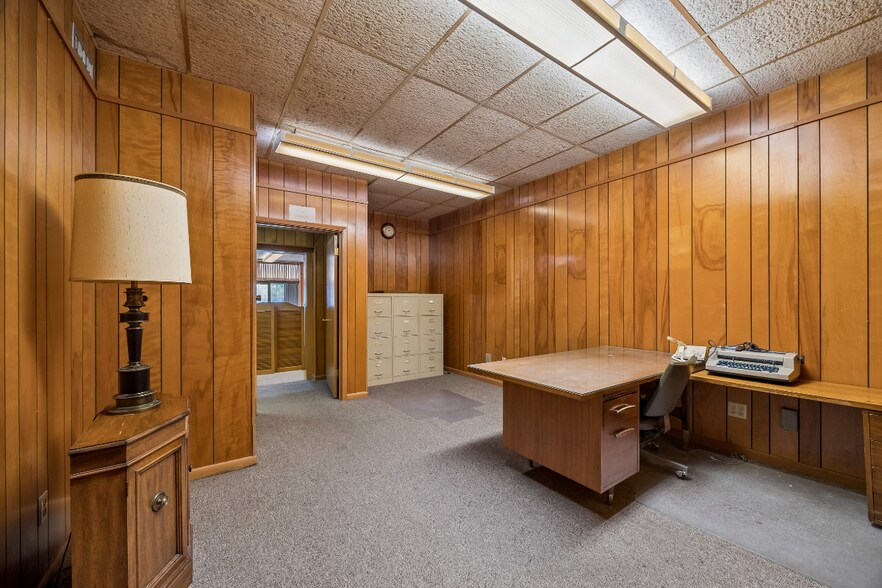 More Photos Of 910 4th St, Rosenberg Office For Sale