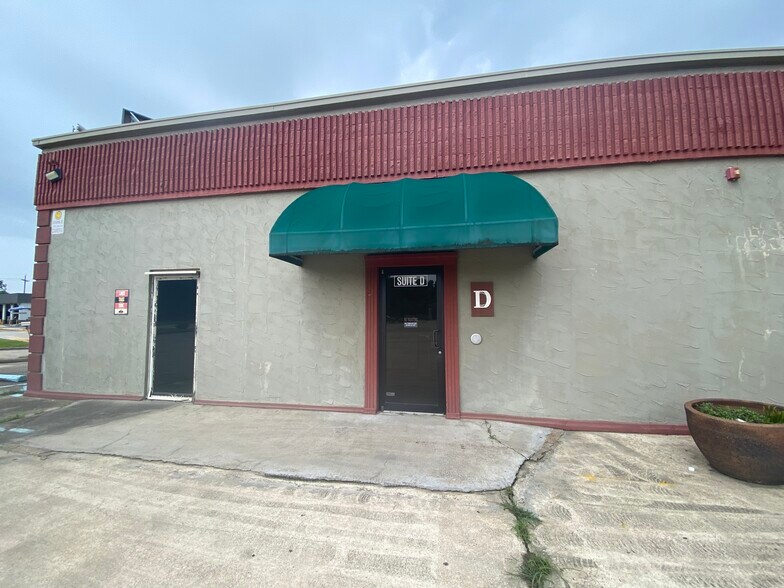 More Photos Of 5550 Eastex Fwy, Beaumont Unknown For Lease