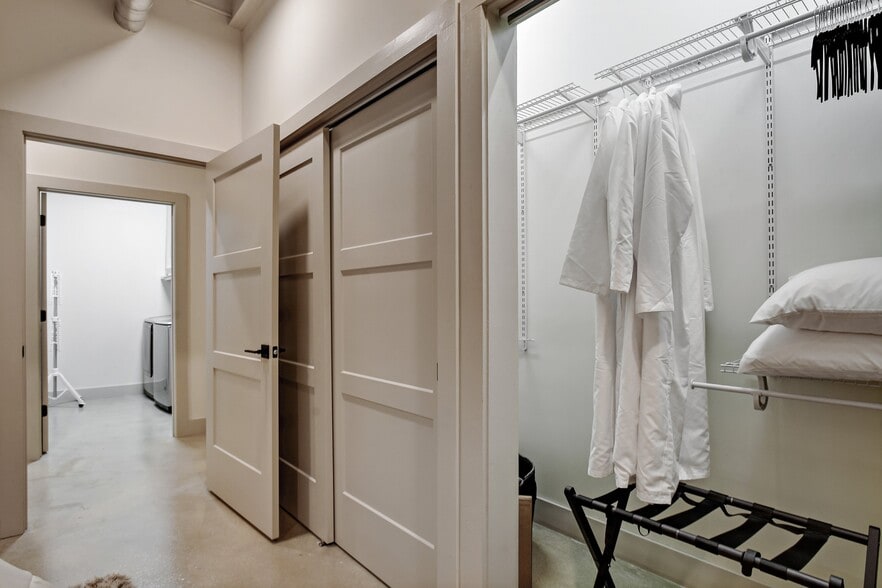 More Photos Of 215 Coca Cola Pl, San Antonio Apartments For Lease