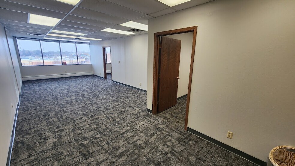 More Photos Of 750 S Plaza Dr, Saint Paul Office For Sale