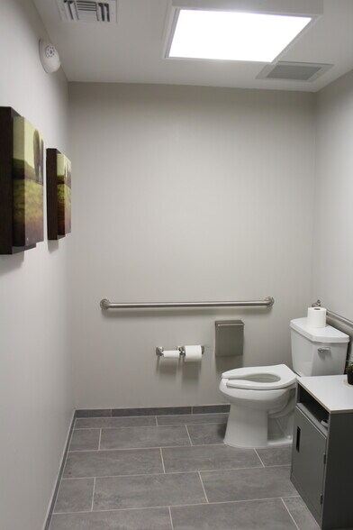 More Photos Of 2807 Remington Green Cir, Tallahassee Office For Lease
