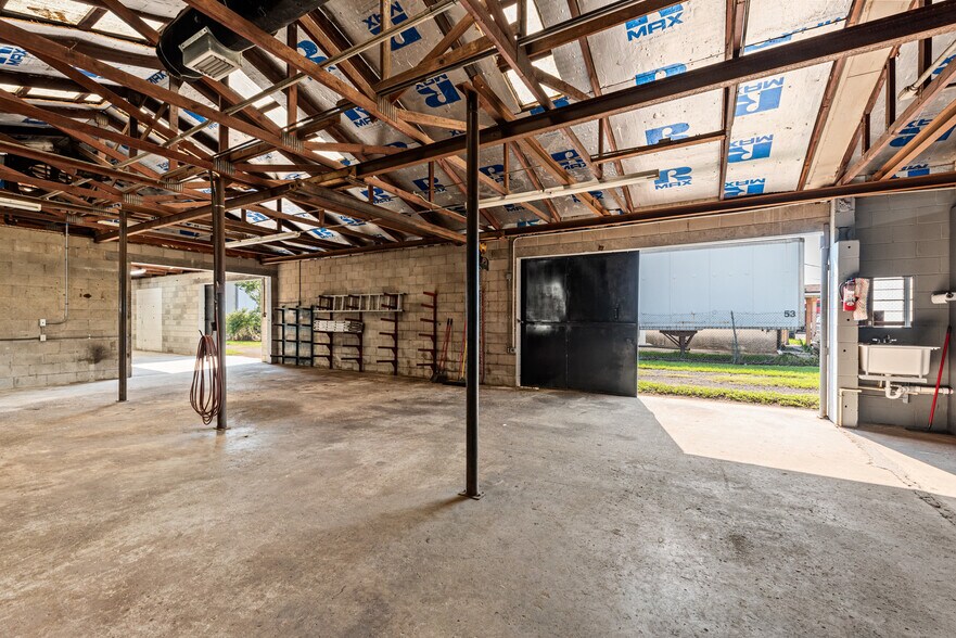 More Photos Of 5044 Edward St, Jacksonville Service For Sale